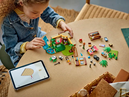 LEGO® Friends Panda Sanctuary – Lief en zorgzaam bouwcadeau voor dierenliefhebbers