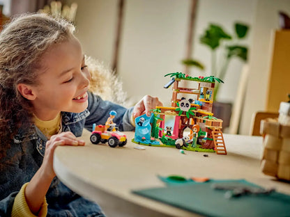 LEGO® Friends Panda Sanctuary – Lief en zorgzaam bouwcadeau voor dierenliefhebbers