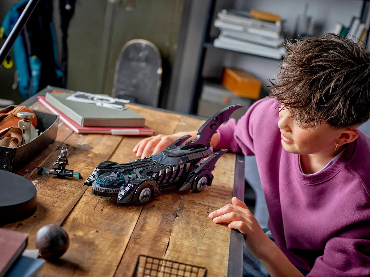 LEGO® Batman™ Forever Batmobile – Iconisch bouwcadeau voor echte Batman-fans